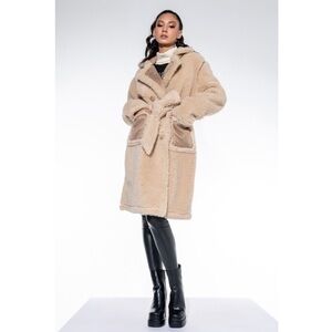 AKIRA REVE BORG TRENCH COAT